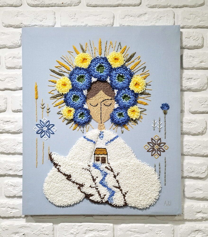 Берегиня роду картина купити Київ, купити картини на подарунок керівнику, подарунок подрузі, картина оберіг, українська берегиня, вишита берегиня дому