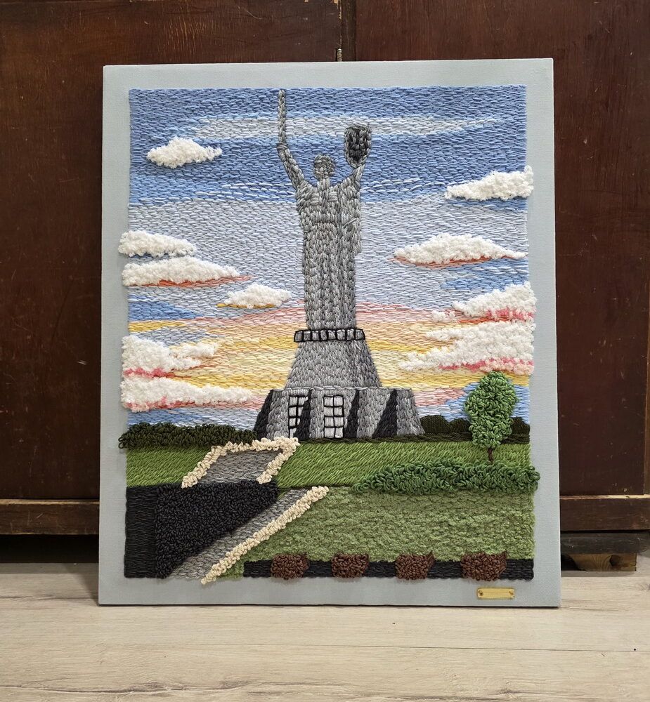 родина мати картина купити подарунок іноземцю, вишіті картини купити Україна, види Києва картини купити на подарунок